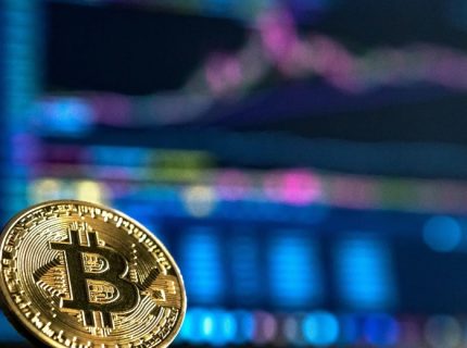 پیش بینی صعود بیت کوین به 70000 دلار بر اساس الگوی سر و شانه (22 مهر 1402)