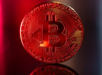 با کاهش قیمت بیت کوین به کمتر از 100 هزار دلار 1 میلیارد دلار در بازار لیکویید شد