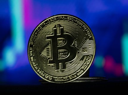 1 میلیارد دلار بیت کوین در یک روز از کوین بیس خارج شد