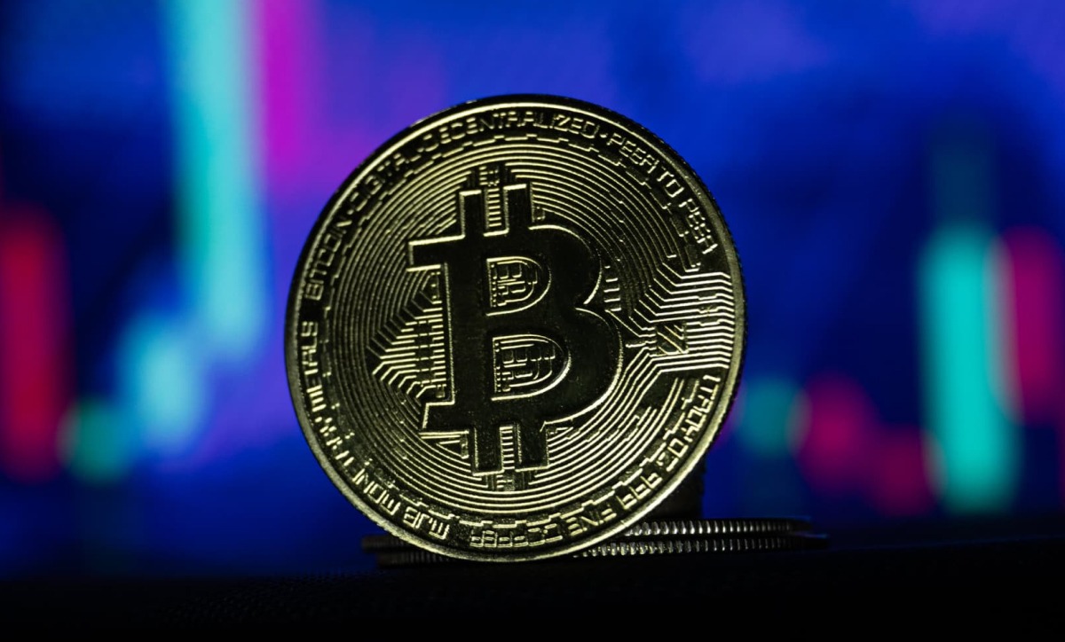 1 میلیارد دلار بیت کوین در یک روز از کوین بیس خارج شد