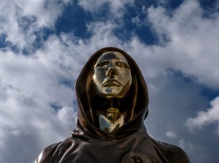 ساتوشی ناکاموتو، خالق بیت‌کوین، اکنون یازدهمین فرد ثروتمند جهان است