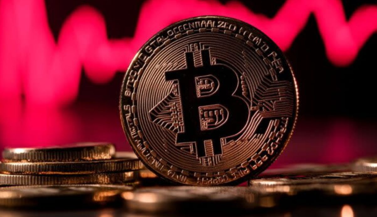 ریزش ۵ درصدی بیت‌کوین در روز یک‌شنبه؛ لیکویید بیش از ۵۳۹ میلیون دلار