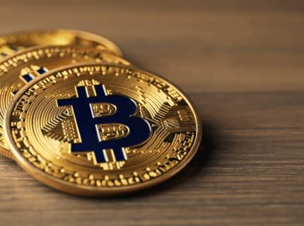 صعود بیت‌کوین به ۱۰۰ هزار دلار تا پایان سال؛ همه‌چیز به تصمیم فدرال رزرو بستگی دارد