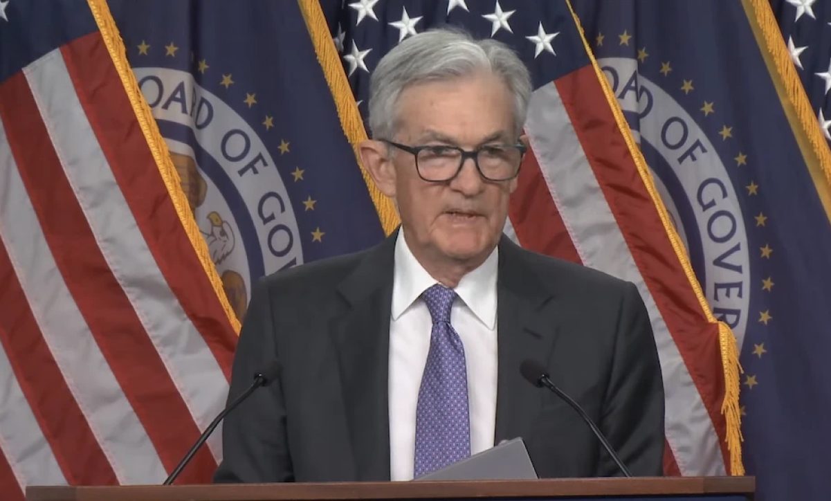 فدرال رزرو نرخ بهره را کاهش داد؛ ابهام در تصمیم‌های آینده، رشد بیت‌کوین را متوقف کرد