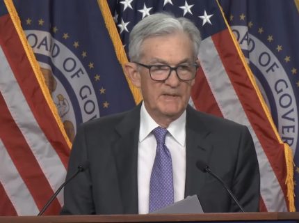 فدرال رزرو نرخ بهره را کاهش داد؛ ابهام در تصمیم‌های آینده، رشد بیت‌کوین را متوقف کرد