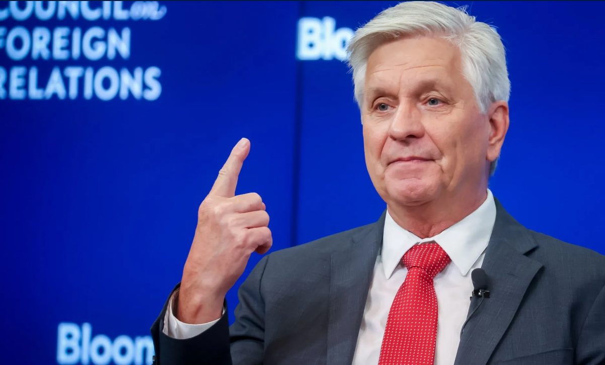 ترامپ با کریستوفر والر حامی کریپتو برای انتخاب رئیس فدرال رزرو مصاحبه می‌کند