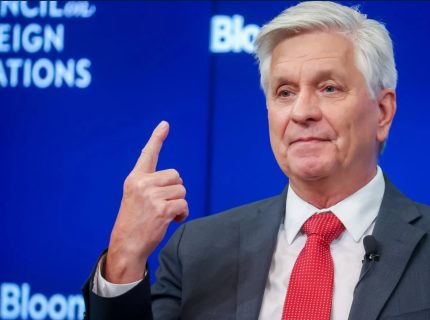 ترامپ با کریستوفر والر حامی کریپتو برای انتخاب رئیس فدرال رزرو مصاحبه می‌کند