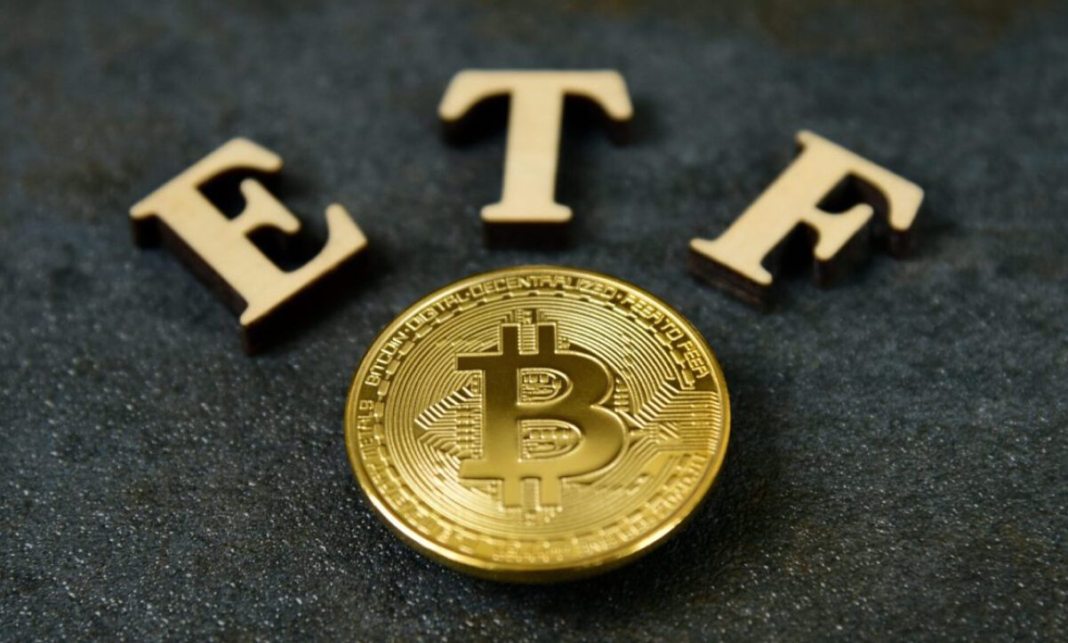 ورود ۲۵۸ میلیون دلار به ETFهای بیت‌کوین؛ فروش ۲۵ هزار BTC توسط نهادها
