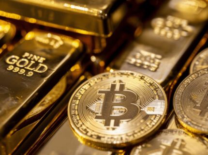 طلای دیجیتال یا سهام تکنولوژی؟ بحران هویت بیت کوین عمیق‌تر می‌شود