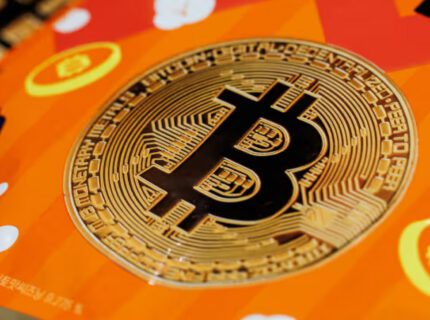 تحلیلگر: عبور بیت‌کوین از ۷۶ هزار دلار می‌تواند آغاز یک روند صعودی جدید باشد