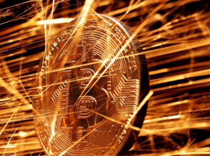 جهش بیت‌کوین به ۷۳ هزار دلار؛ ورود ۳۵۰ میلیون دلار سرمایه به ETFها