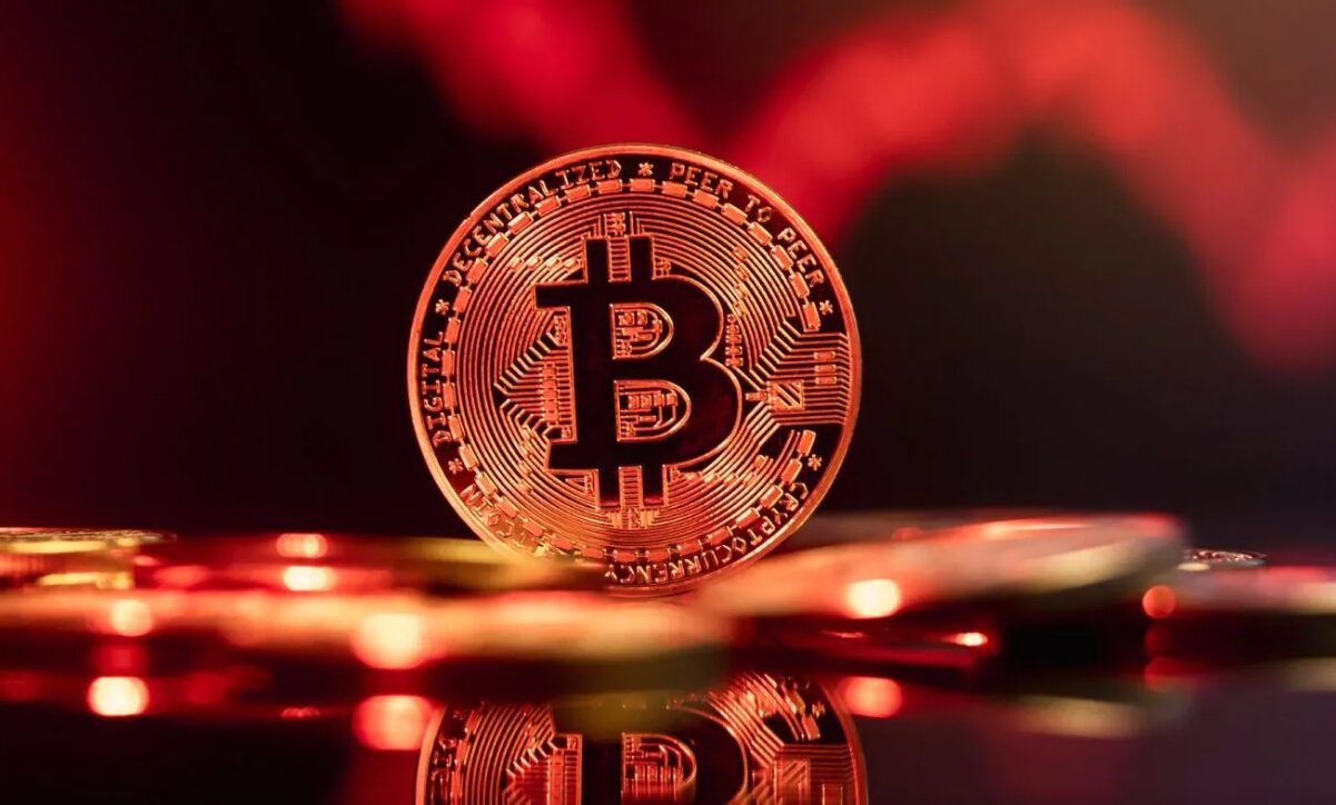 ۵ دلیل ریزش بیت کوین تا ۷۵ هزار دلار؛ افت بیشتری در راه است؟