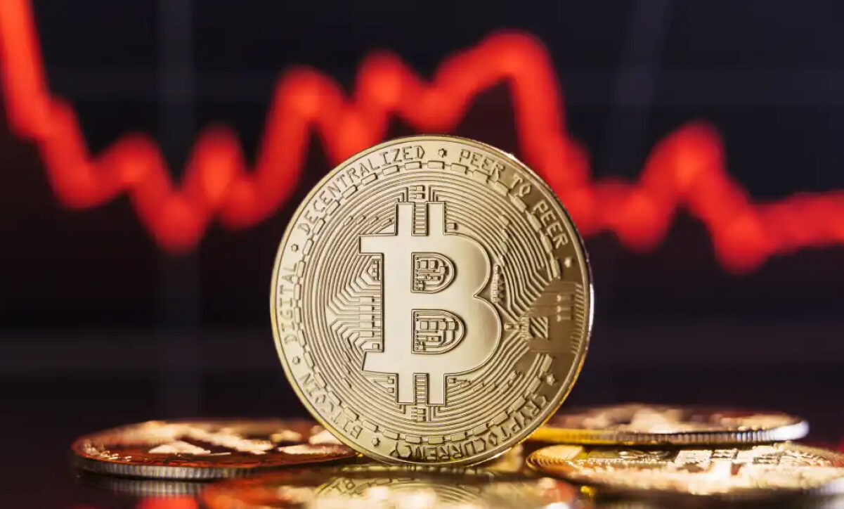 قیمت بیت کوین به کمتر از ۶۶ هزار دلار سقوط کرد