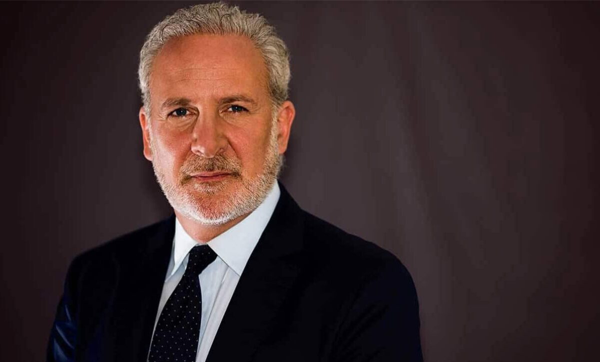 پیتر شیف: دارندگان بیت کوین از نفروختن آن بالای ۶۰ هزار دلار پشیمان خواهند شد