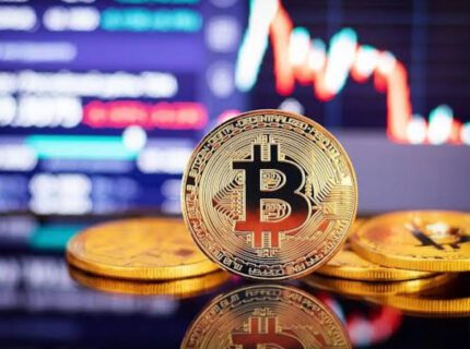 بازگشت دوباره بیت کوین به ۷۹ هزار دلار؛ آیا BTC میتواند سطح ۸۲ هزار دلار را پس بگیرد؟