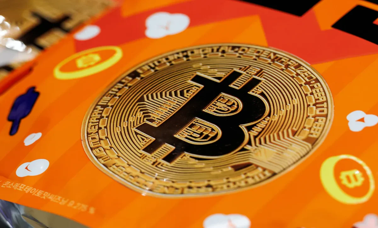 ثبات قیمت بیت‌ کوین بالای ۸۱ هزار دلار؛ ادامه خروج سرمایه از ETFها