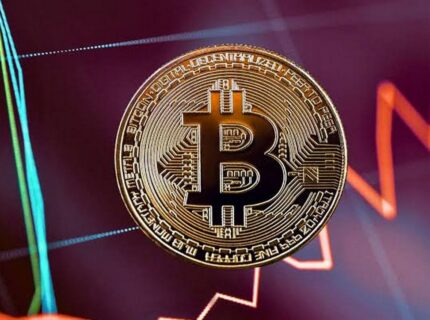 بیت کوین در تلاش برای حفظ سطح ۸۰ هزار دلار؛ ریزش سنگین آلتکوینها